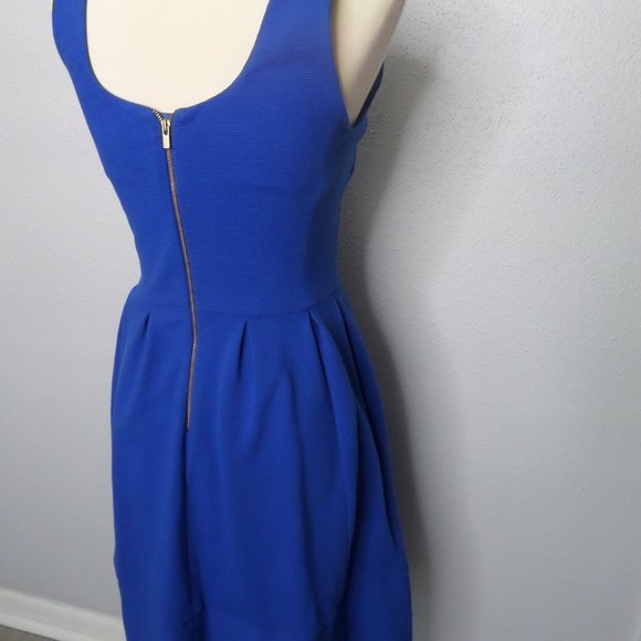 Banana Republic Fit and Flare - Picture 10 of 12